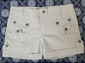 Stylish Beige Cargo Shorts