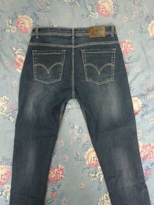 Levis JNS Dark Wash Jeans