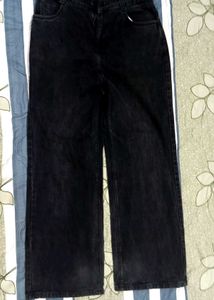 Black Wide-Leg Jeans