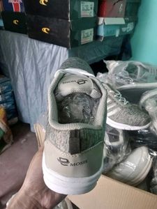 NEW NO USED SPORTS SHOES FOR MEN.