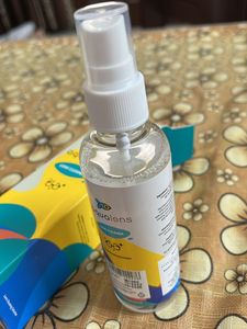 Aqua lens cleaner