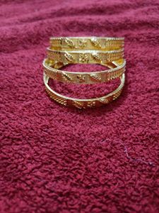 Brand New Beautiful Gold Plated 4 Bangles 2.8 Size