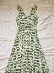 Flowy Summer Dress (Dressberry)