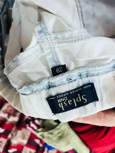 woMen's White Ripped Jeans