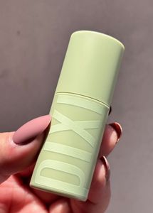 Pixi Hydra Lip Treat :- Rosette