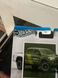 Hot Wheels 2020 Toyota Tacoma silver series