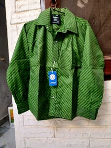 new Green Textured Button-Up Shirt