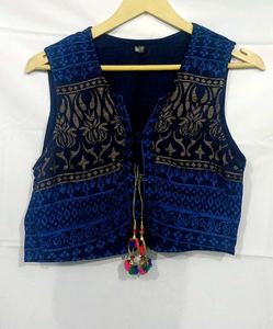 Short Tie-up top