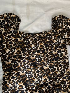 Leopard Print Puff Sleeve Top