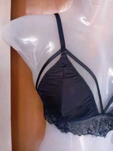Stylish Black Lace Trim Bralette