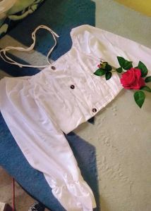 Puff Sleeve Crop Top ,☺️🤍