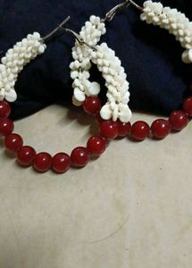 Red Beaded & White Floral Earrings👂🏻💞