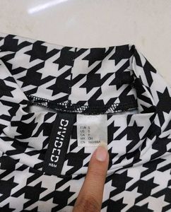 H&amp;M Houndstooth Print Top