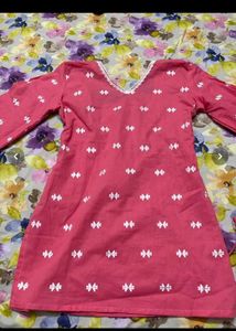 Elegant Pink Kurta with White Embroidery