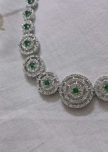 Elegant Emerald Jewelry Set