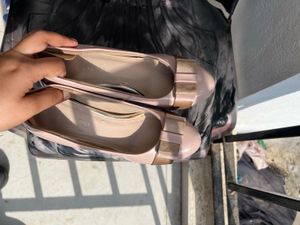 Chic Pink Ballet Flats with Bow Detail