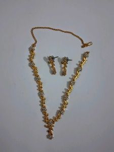 Elegant Gold-Tone Necklace & Earring Set