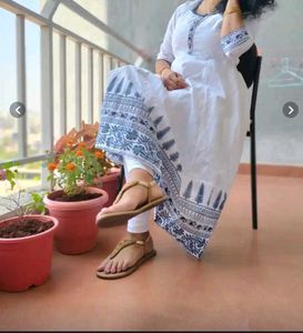 Women White &amp; Navy Blue Printed Anarkali Kurta