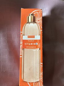 THE LOVE CO. VITAMIN C BATH AND SHOWER GEL