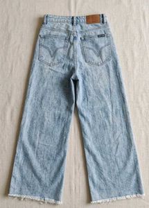 Wide-Leg High-Waist Jeans
