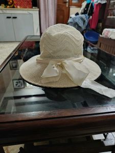 Stylish White Woven Sun Hat with Chain Detail