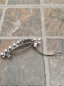 Elegant Pearl &amp; Floral Hair Clip