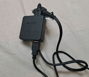 Sony Cybershot Camera DSC-WX500/BCE32. Point and shoot camera