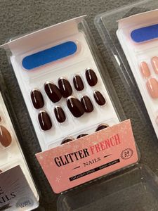 3 Piece Glossy Press-On Nail Set