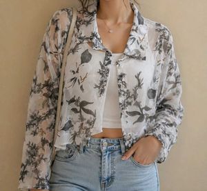 Cute Floral Top/Shirt.🌺