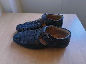 Stylish Black Gladiator Kurta Shoes For Men and Wo