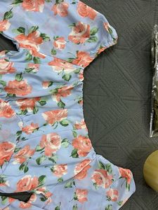 Blue Floral Puff Sleeve Top