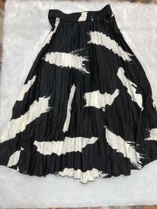 COMBO Bohemian Print Pleated Maxi Skirt