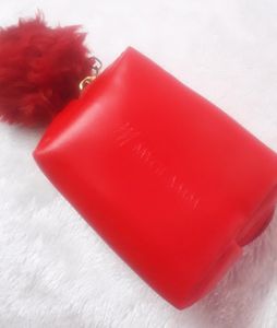 Myglamm Pom Punch Red