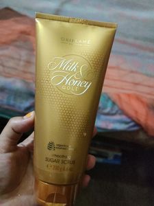 Oriflame Milk & Honey 🍯 Body Scrub
