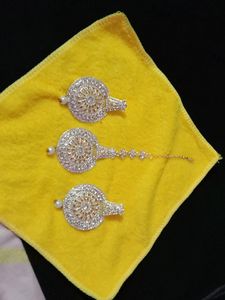 Mang Tika With Earrings