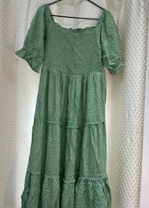 Chic Green Tiered Midi Dress