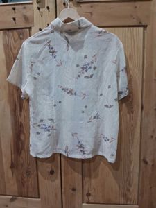 Chic Floral Print Button-Up Shirt
