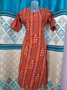 Beautiful Res Crepe Kurti.