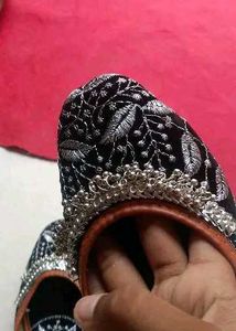 Embroidered Black Mojari Flats