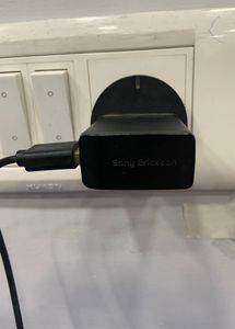 QCY Earbuds with Sony Ericsson Charger