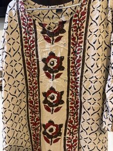 Elegant Beige &amp; Maroon Printed Kurta sets
