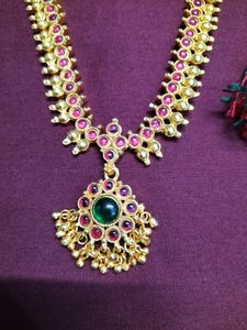 Beautiful Jewellery Set - Necklace And Earrings