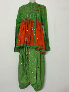 NAVRATRI keryu Embroidered Kurta Set with