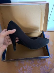 Dressberry Black Pointed Toe Heels