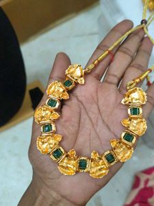 necklace set with green stone