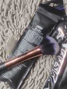 Nykaa Professional 4 Pcs Makeup Brush Set | 2 Foun