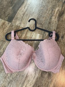 Elegant Pink Lace Bra 👙