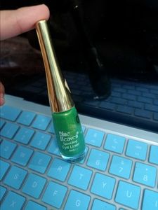 Blue Heaven Sparkling Eye Liner - Green