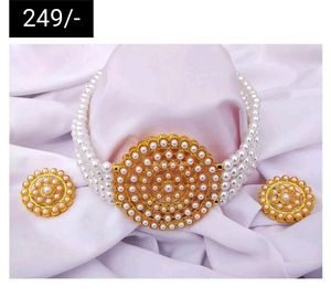 CLEARANCE SALE White Pearl Maharani Choker