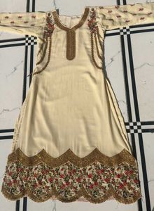 Elegant Cream Kurta Set with Embroidery